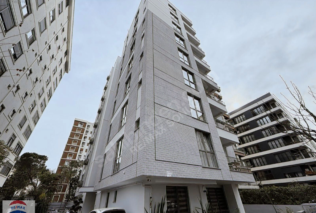 Caddebostan Ömerpaşa'da Satılık 1+1 Daire